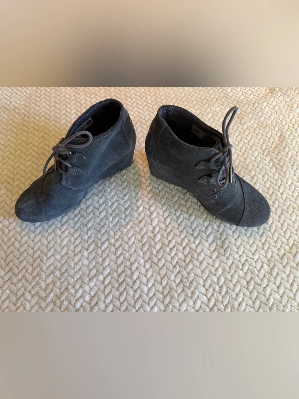 TOMS Dark Gray Suede Lace-Up Wedge Ankle Boots Size 8